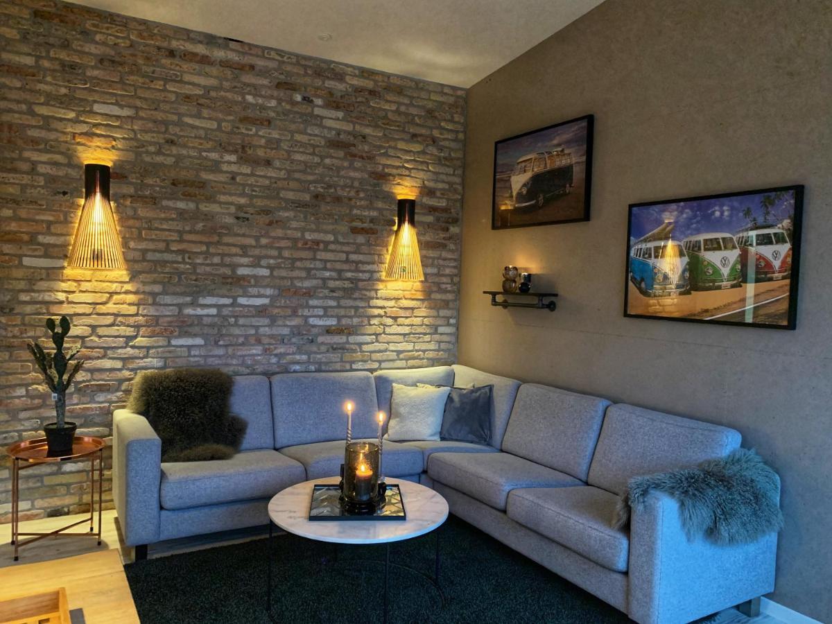 Broncks Apartment 1 - Modern 2-Bedroom In The Heart Of Tórshavn Extérieur photo