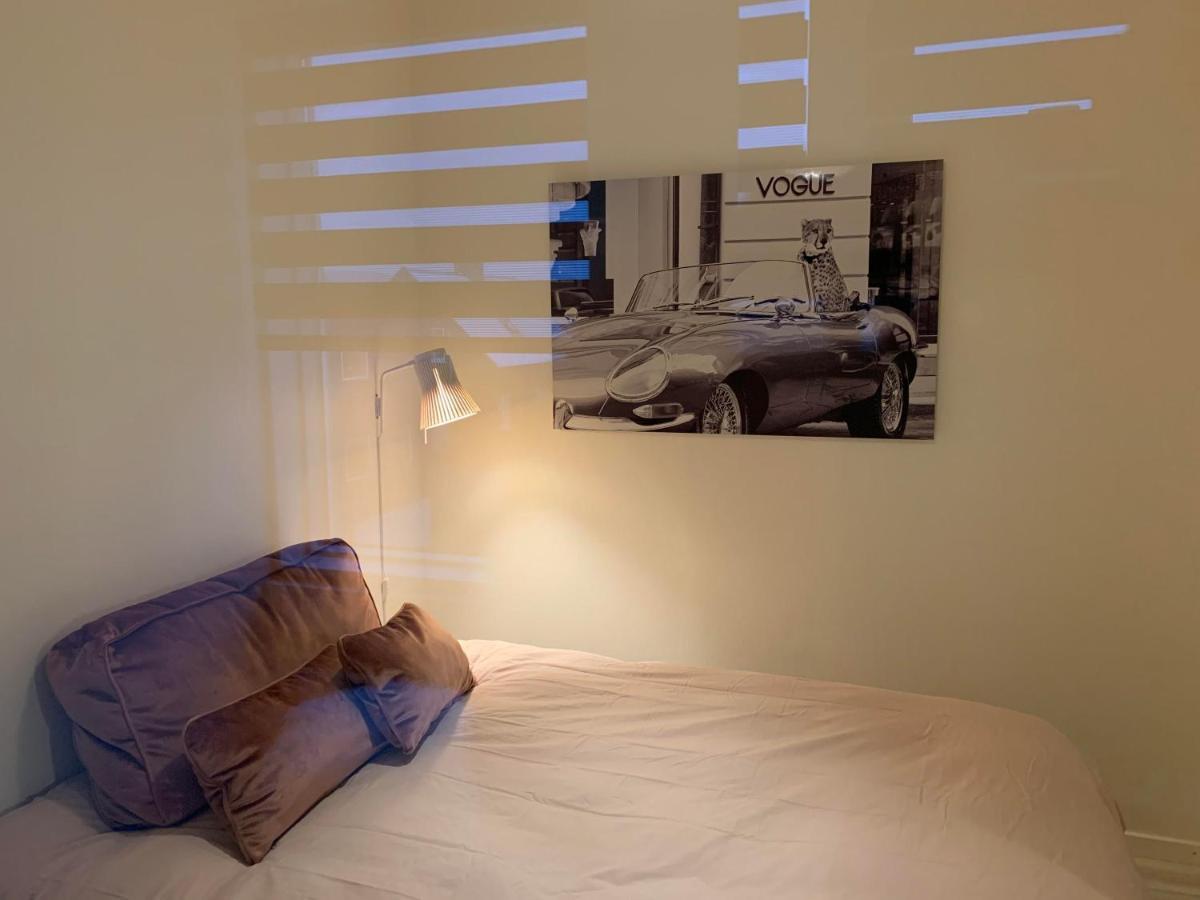 Broncks Apartment 1 - Modern 2-Bedroom In The Heart Of Tórshavn Extérieur photo