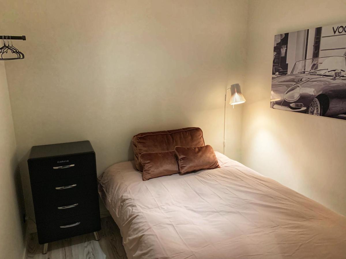 Broncks Apartment 1 - Modern 2-Bedroom In The Heart Of Tórshavn Extérieur photo