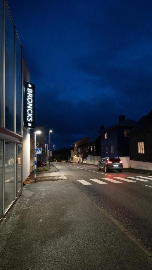 Broncks Apartment 1 - Modern 2-Bedroom In The Heart Of Tórshavn Extérieur photo