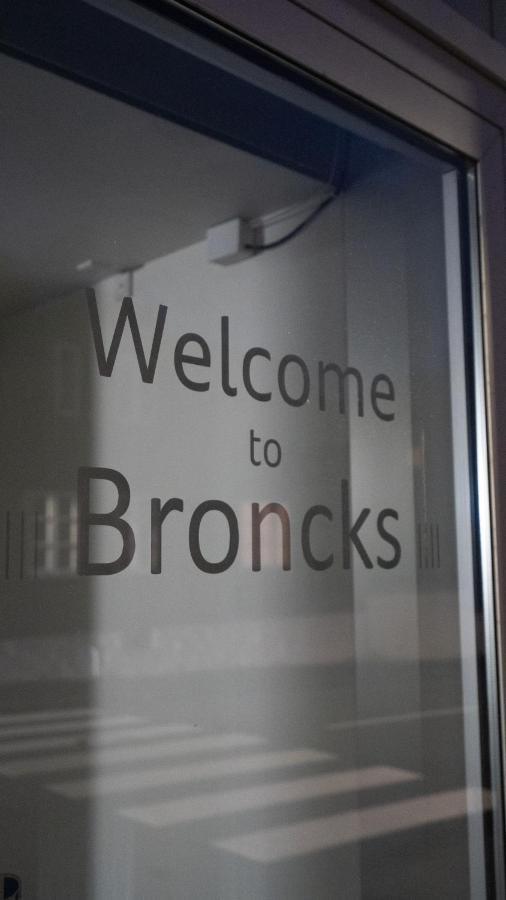 Broncks Apartment 1 - Modern 2-Bedroom In The Heart Of Tórshavn Extérieur photo